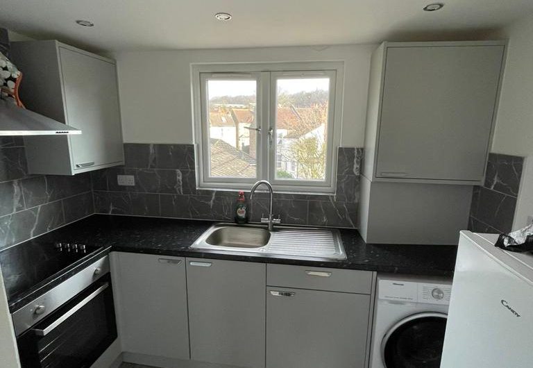 -UNDER OFFER-  Studio flat with bills including ( electric to be paid)