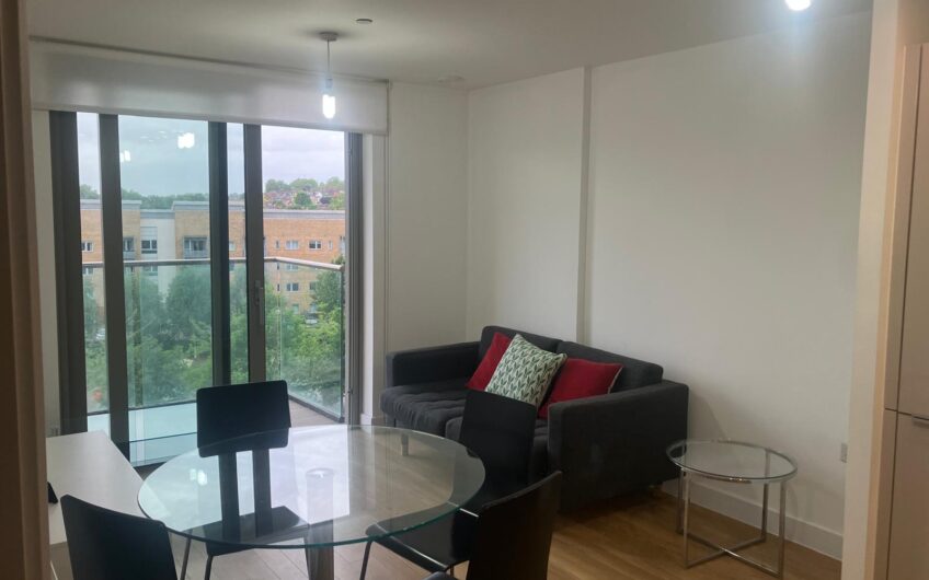 Spectacular 1 bed room flat within moments from Lewisham station