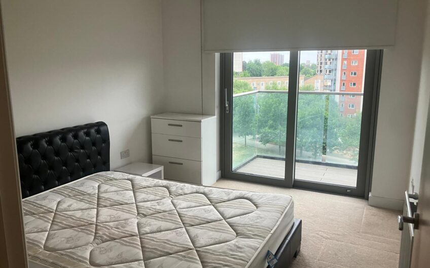Spectacular 1 bed room flat within moments from Lewisham station