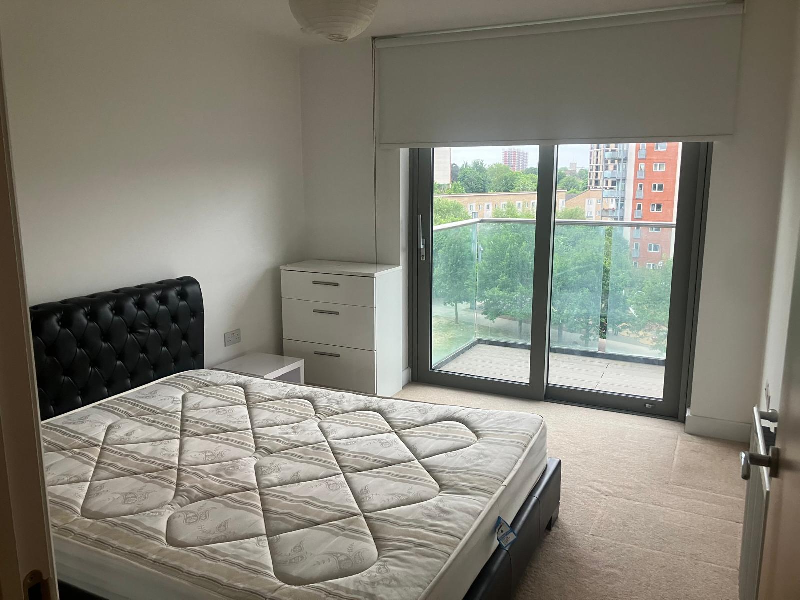 Spectacular 1 bed room flat within moments from Lewisham station